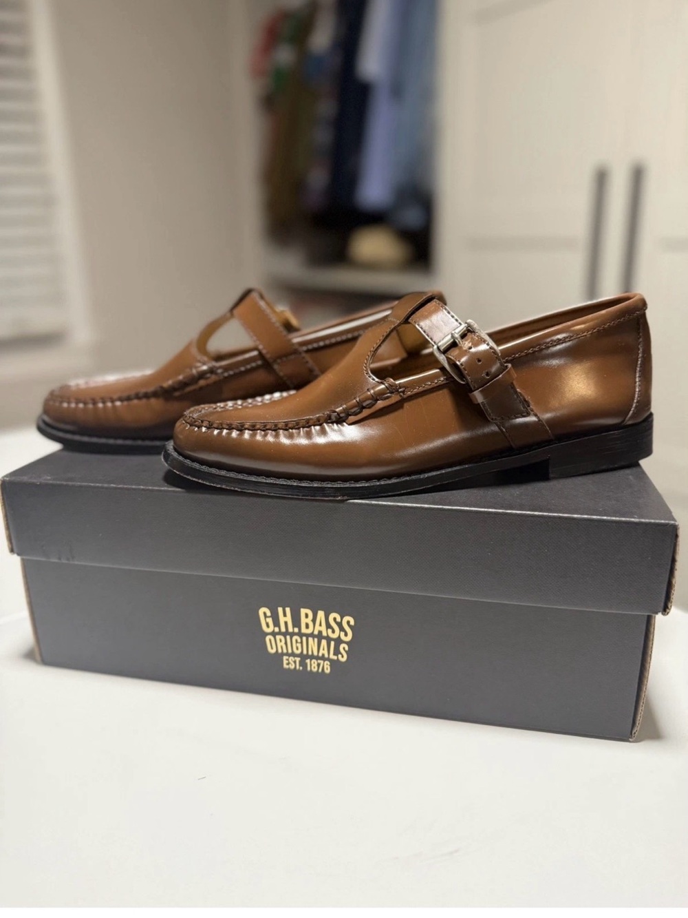 G.H. Bass Women's Brown Leather T-Strap Loafers 7